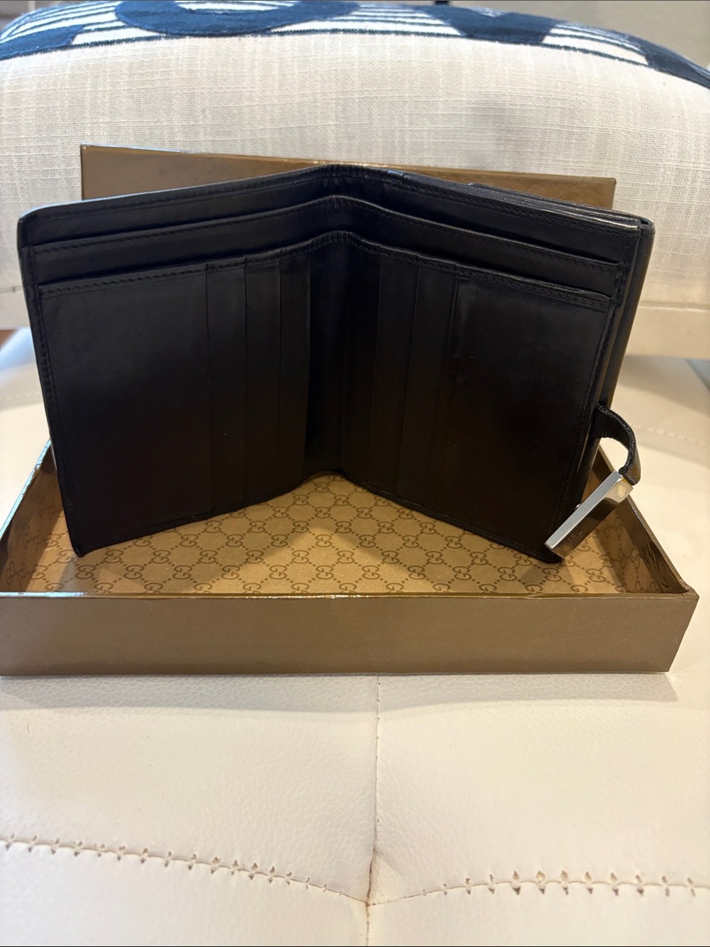 Authentic Gucci Black Soft Leather Wallet with Silver Tab and Box - Picture 6 of 11